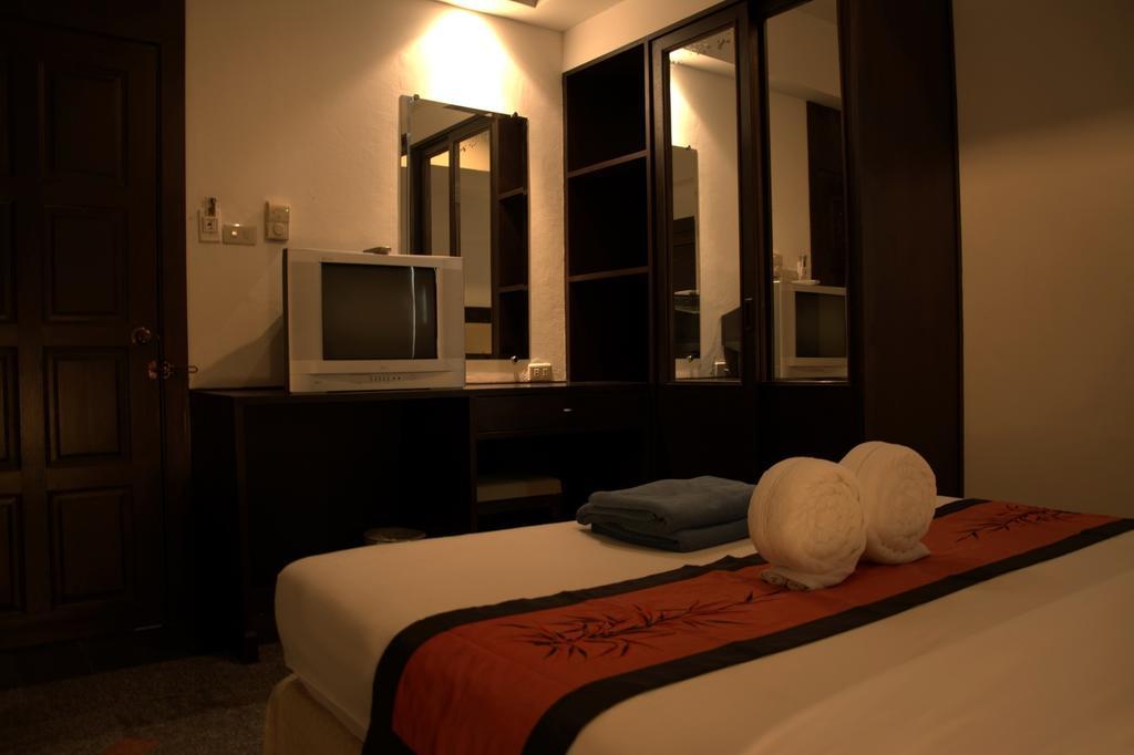 Washington Residence Phuket Стая снимка